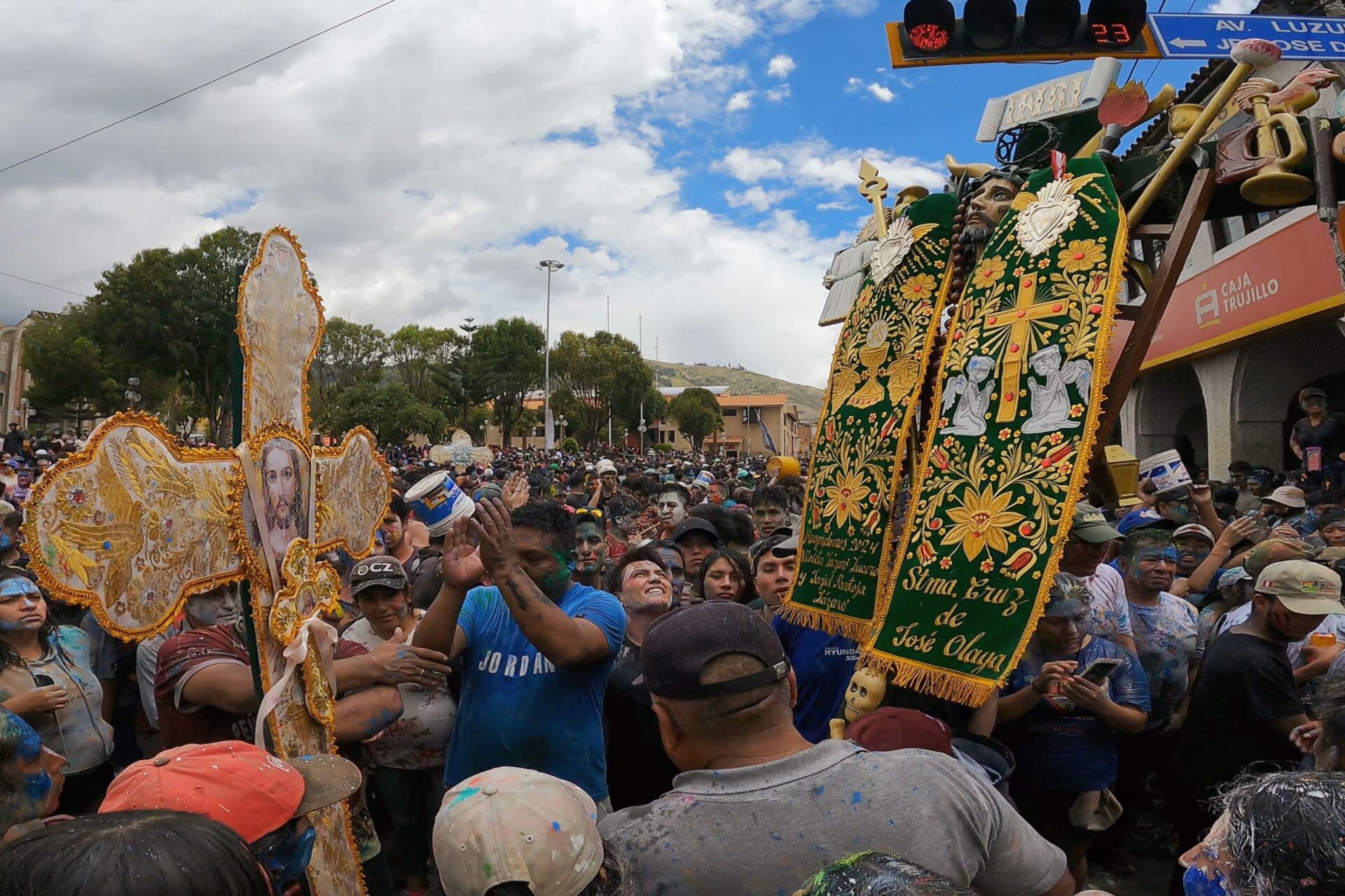 ワラス ペルー カーニバル 戦いの火曜日と十字架の集まり ブログ 井上晶 ナンディ・ペルー